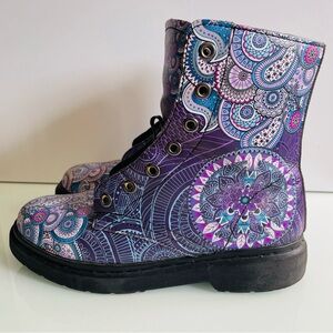 Super Unique Yes We Vibe Boots Women's Size 6.5